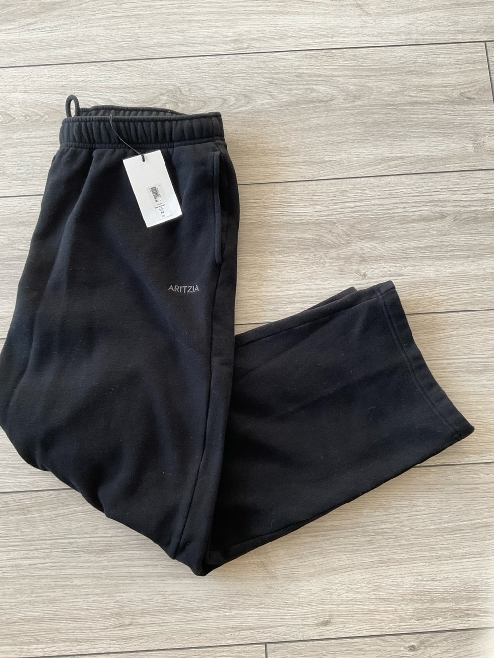 Aritzia Black Men's Jogger Sweatpants with Subtle Logo